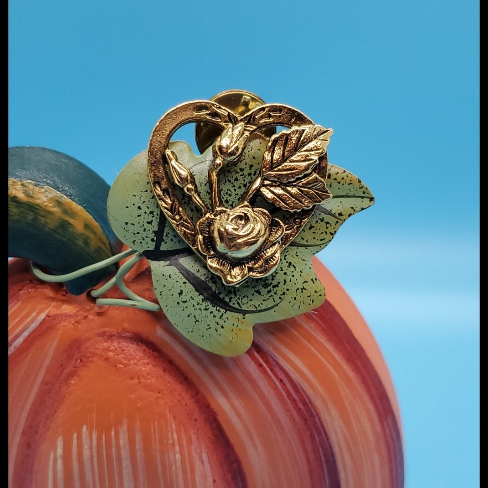 Rose inside a heart goldtone pinback lapel collar tie tac Valentine's Day Cupid - Picture 2 of 5